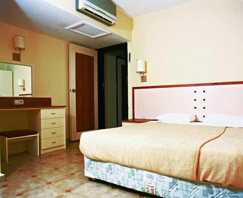 Sural Garden Hotel Side Bagian luar foto